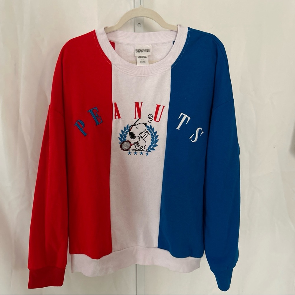 Snoopy Women’s Size 2X Red Whitee Blue Tennis’s Theme Peanuts Sweatshirt